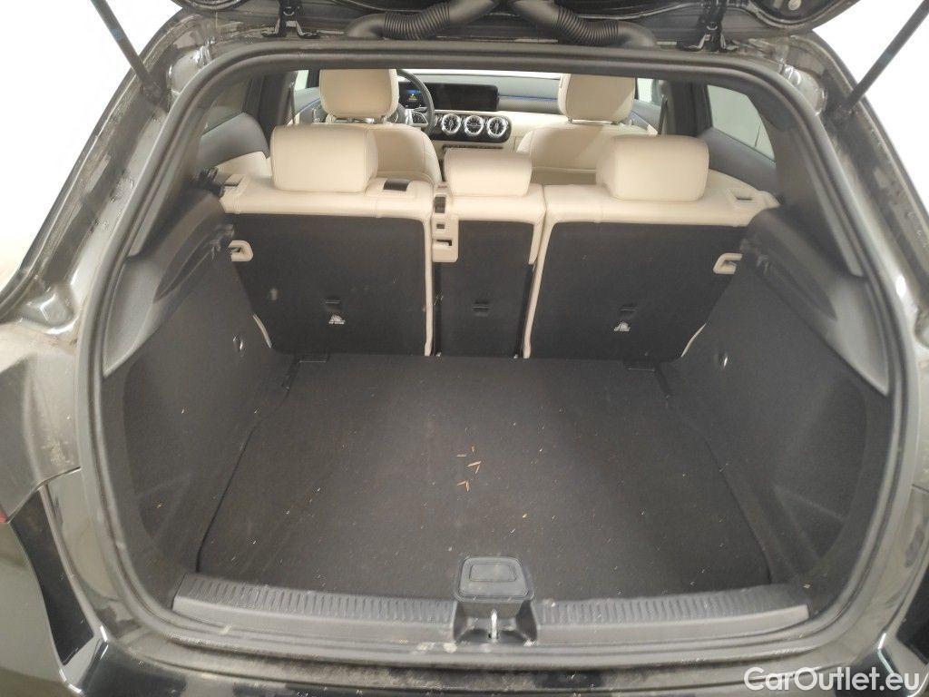 Mercedes  A-Klasse Mercedes-Benz  A 180 d Luxury Line 5d #14