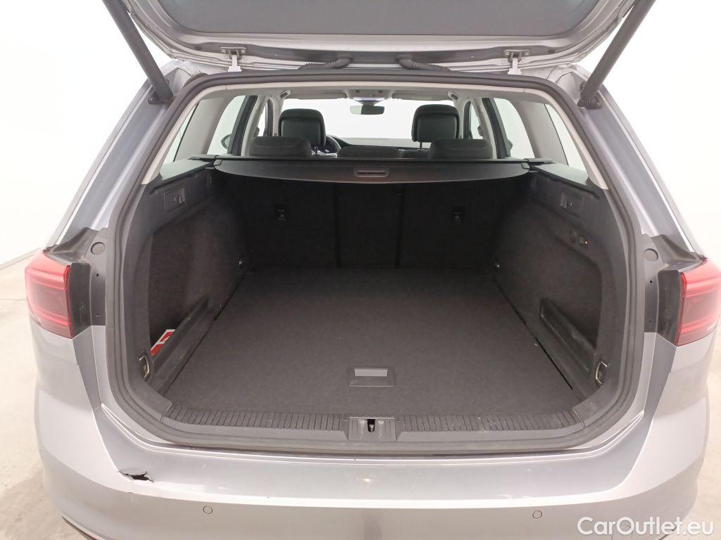 Volkswagen  Passat Volkswagen  Variant 1.5 TSI OPF DSG7 Style Business 5d #14