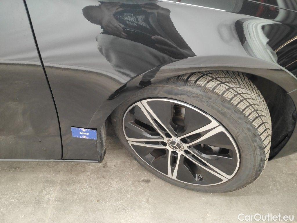 Mercedes  A-Klasse Mercedes-Benz  A 180 d Luxury Line 5d #43