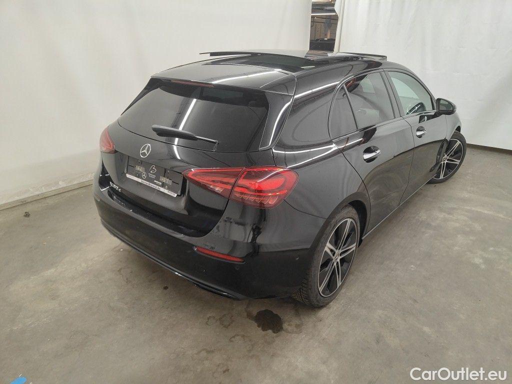 Mercedes  A-Klasse Mercedes-Benz  A 180 d Luxury Line 5d #2