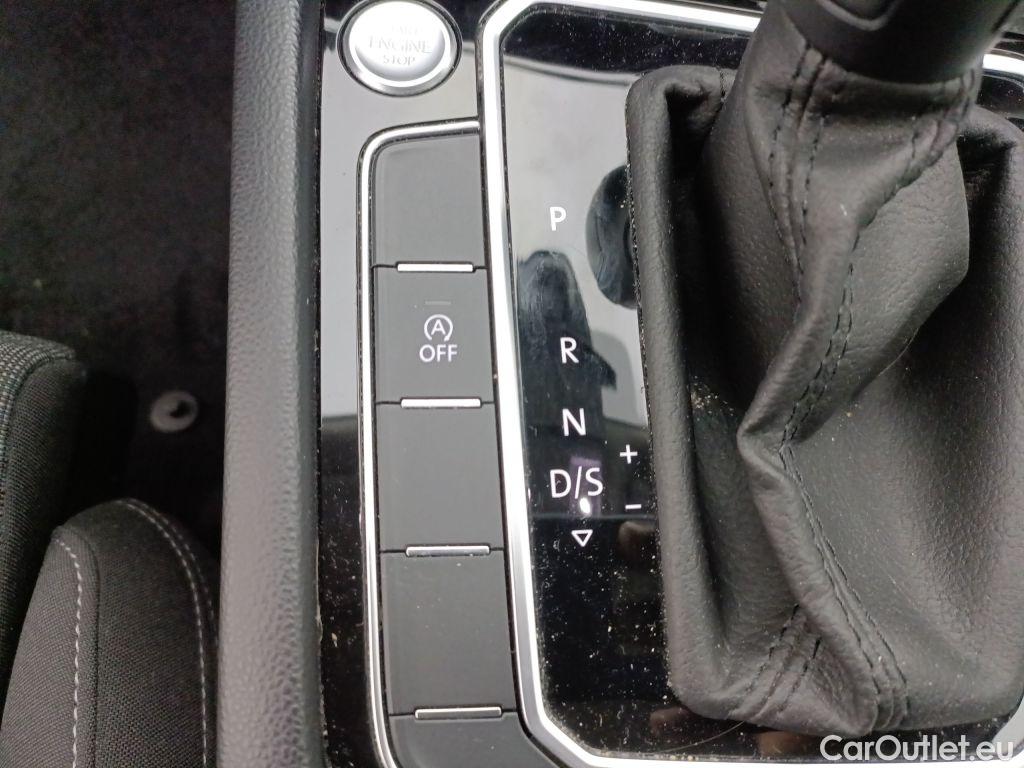 Volkswagen  Passat Volkswagen  Variant 1.5 TSI OPF DSG7 Style Business 5d #22