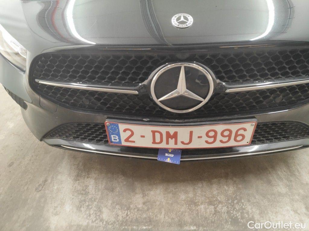 Mercedes  A-Klasse Mercedes-Benz  A 180 d Luxury Line 5d #32