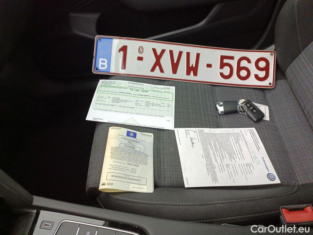 Volkswagen  Passat Volkswagen  Variant 1.5 TSI OPF DSG7 Style Business 5d #4