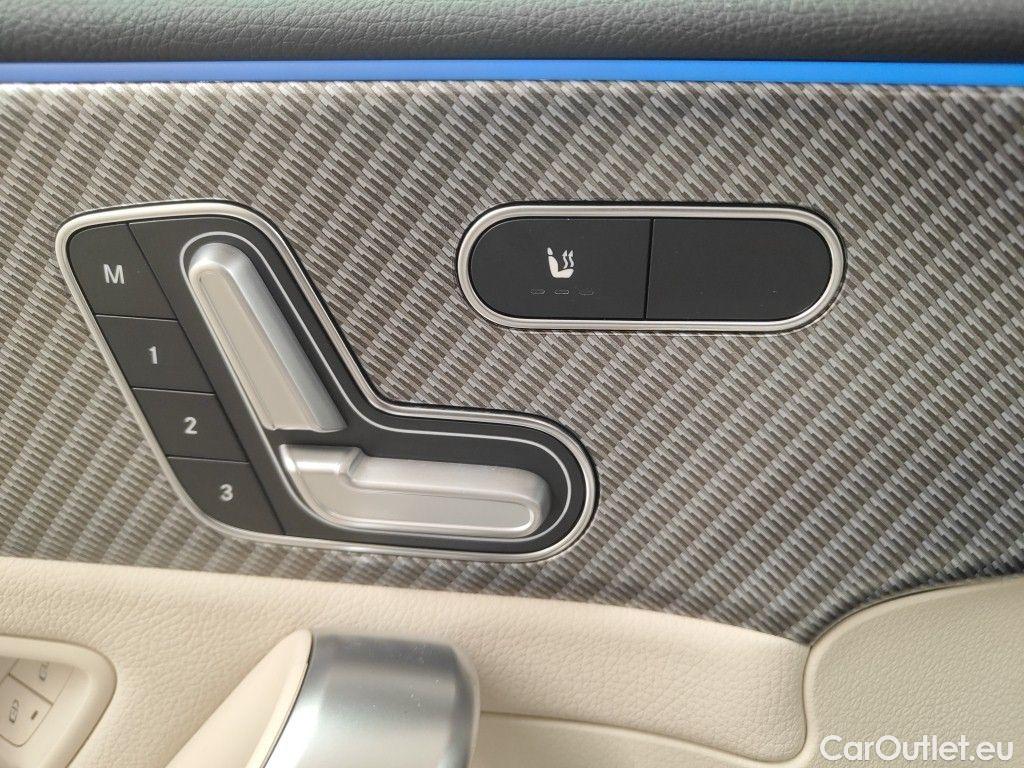 Mercedes  A-Klasse Mercedes-Benz  A 180 d Luxury Line 5d #29