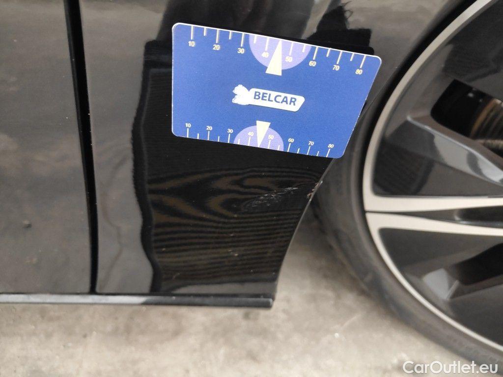 Mercedes  A-Klasse Mercedes-Benz  A 180 d Luxury Line 5d #44