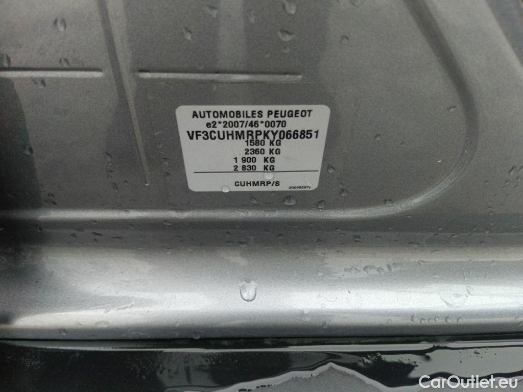 Peugeot  2008 Peugeot  1.2 Puretech 61kW S&S Active 5d #18