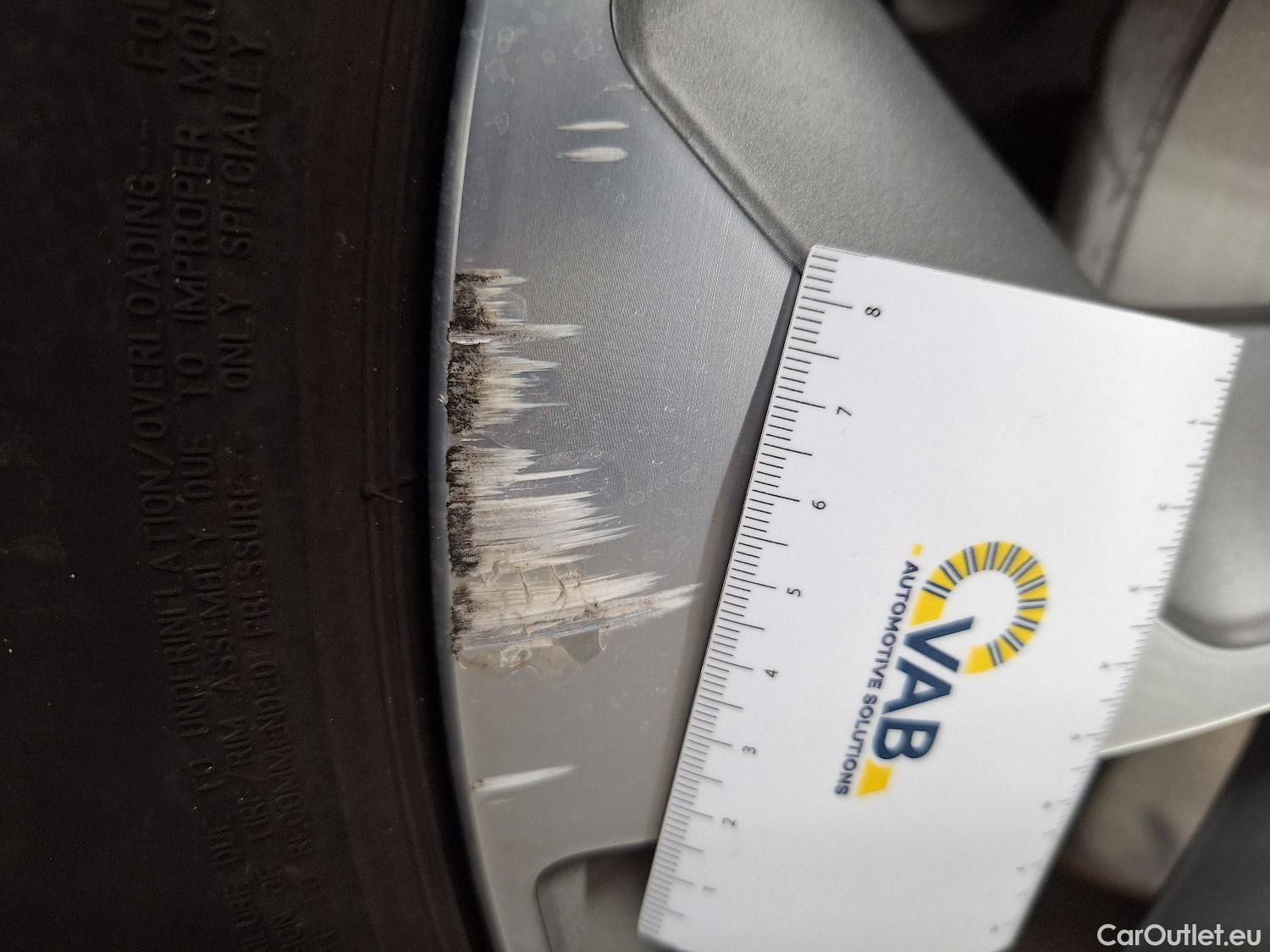  Audi  E-TRON Audi,  '19 BEV, Audi  50 Quattro 5d #4