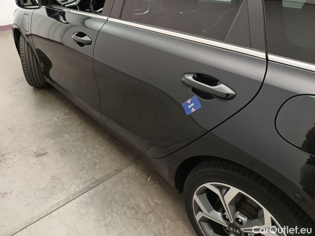 KIA  Cee'd KIA  Sportswagon Sense 1.6 GDi PHEV DCT ISG 5d #37