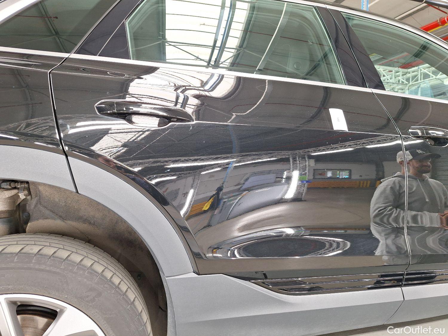  Audi  E-TRON Audi,  '19 BEV, Audi  50 Quattro 5d #6