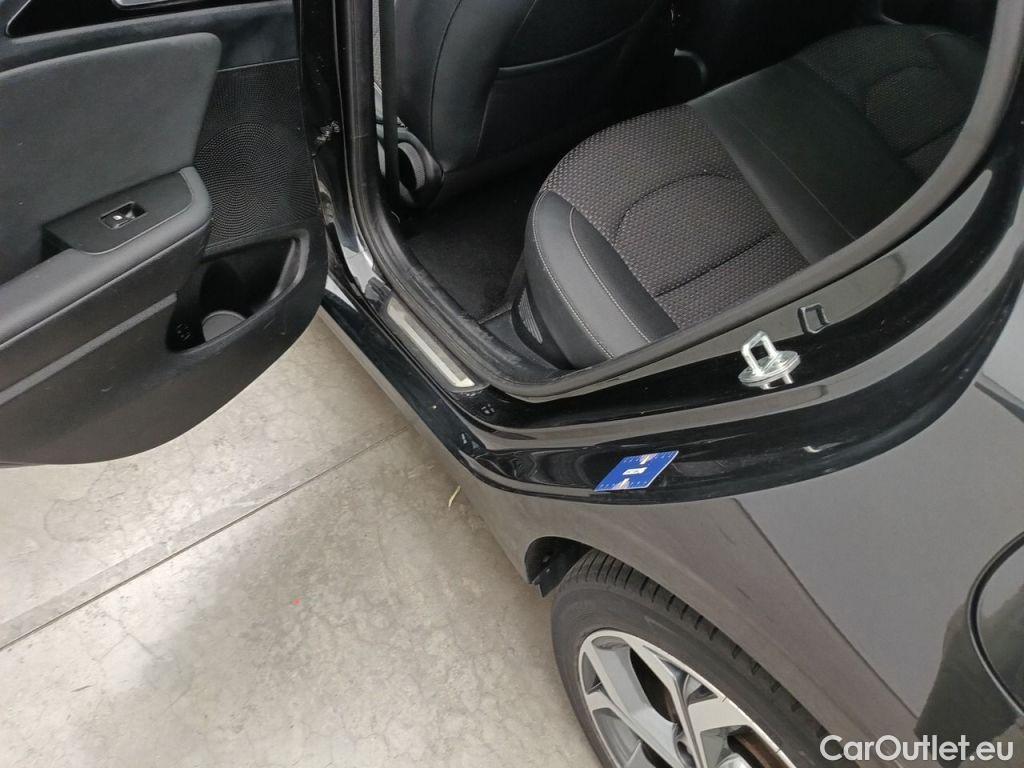 KIA  Cee'd KIA  Sportswagon Sense 1.6 GDi PHEV DCT ISG 5d #34