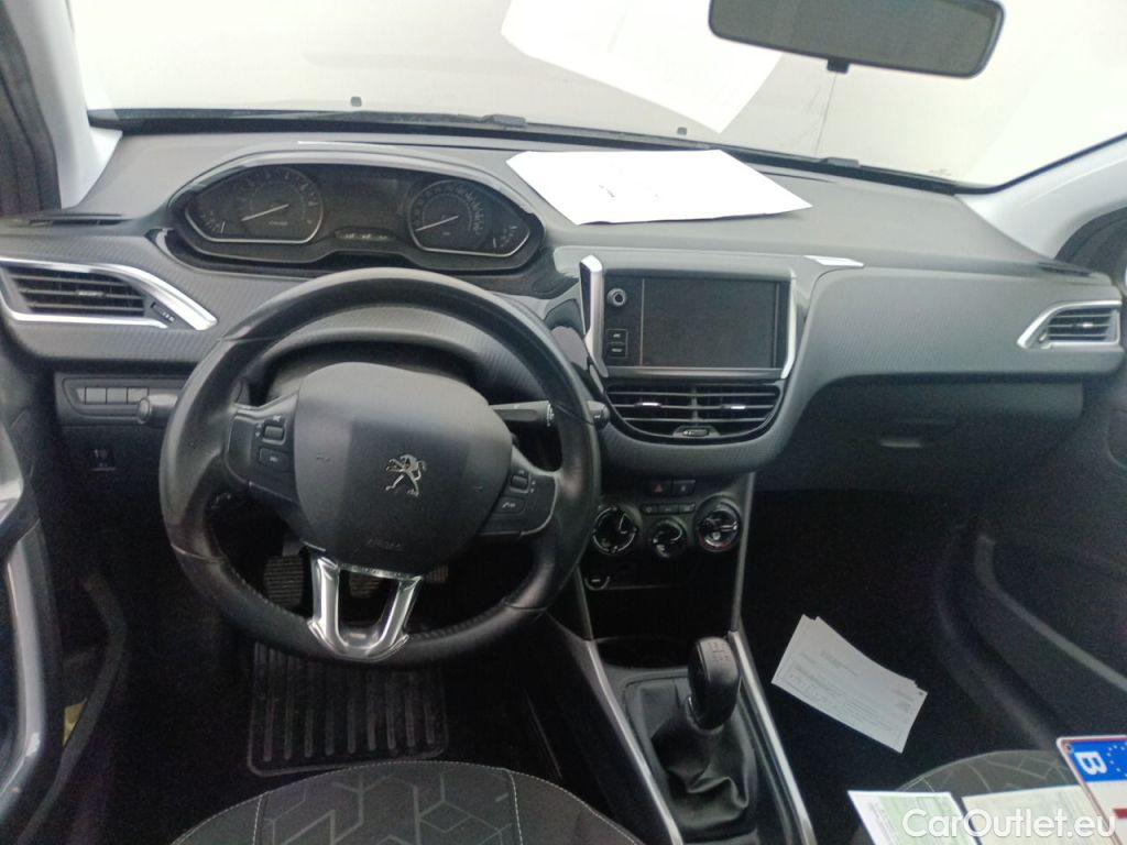 Peugeot  2008 Peugeot  1.2 Puretech 61kW S&S Active 5d #9