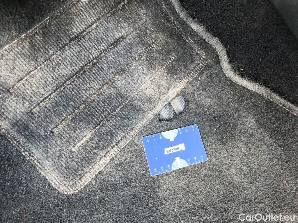 Peugeot  2008 Peugeot  1.2 Puretech 61kW S&S Active 5d #19