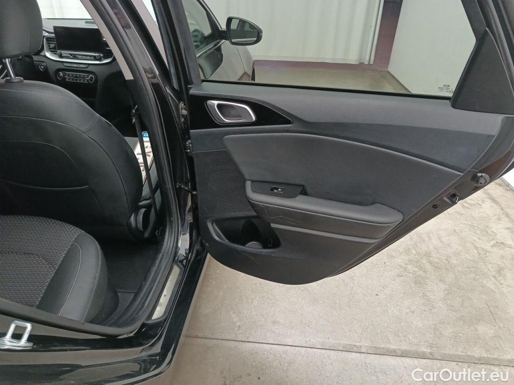 KIA  Cee'd KIA  Sportswagon Sense 1.6 GDi PHEV DCT ISG 5d #81