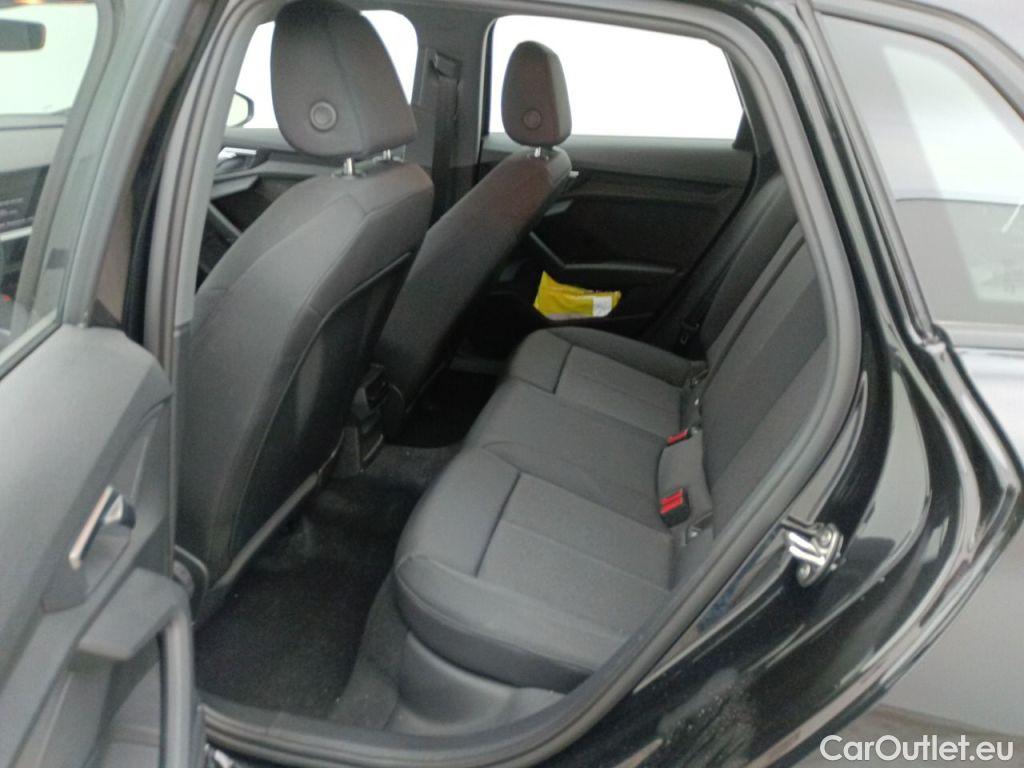Audi  A3 Audi  Sportback 1.4 40 TFSI e Attraction 5d #10