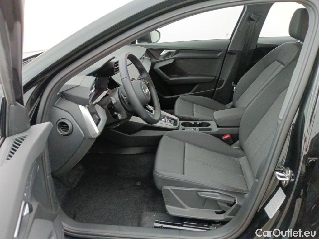 Audi  A3 Audi  Sportback 1.4 40 TFSI e Attraction 5d #6