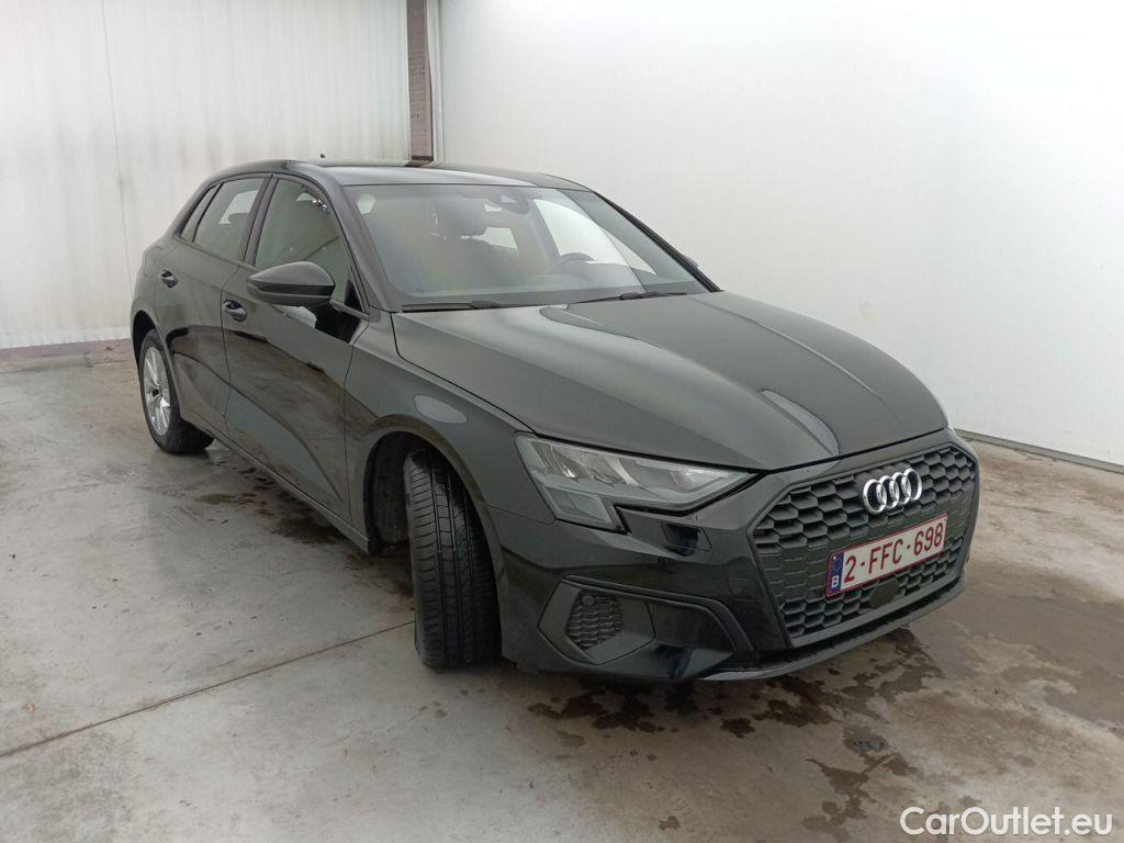 Audi  A3 Audi  Sportback 1.4 40 TFSI e Attraction 5d #2