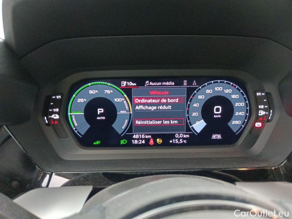 Audi  A3 Audi  Sportback 1.4 40 TFSI e Attraction 5d #8