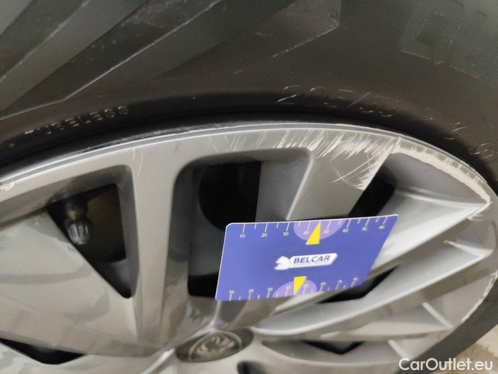 Peugeot  308 Peugeot  SW 1.2 PureTech 110 S&S Active Pack 5d #44