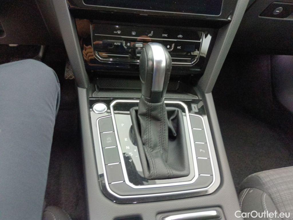 Volkswagen  Passat VOLKSWAGEN  VARIANT PA - 2019 2.0 TDi 150 Business DSG7 (EU6 d) 5d #34