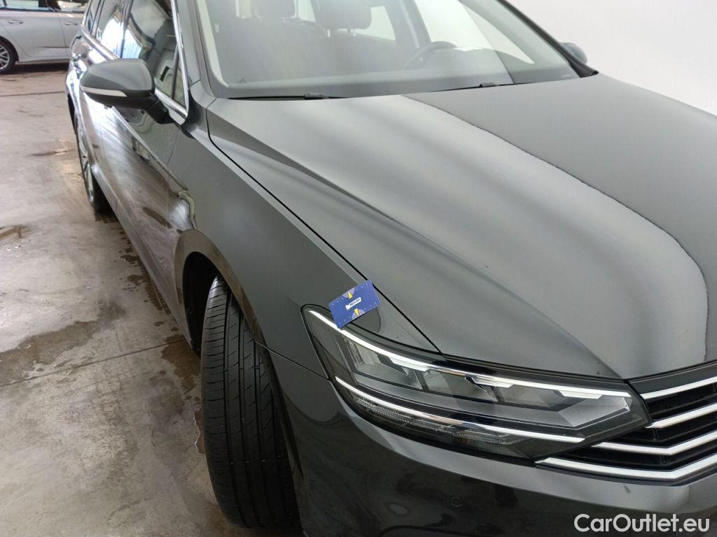 Volkswagen  Passat VOLKSWAGEN  VARIANT PA - 2019 2.0 TDi 150 Business DSG7 (EU6 d) 5d #24