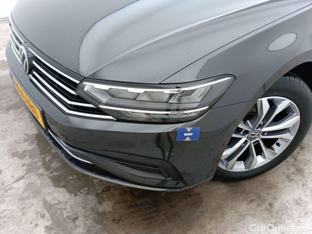 Volkswagen  Passat VOLKSWAGEN  VARIANT PA - 2019 2.0 TDi 150 Business DSG7 (EU6 d) 5d #37