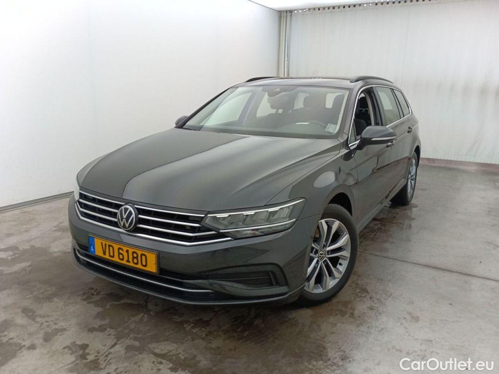 Volkswagen  Passat VOLKSWAGEN  VARIANT PA - 2019 2.0 TDi 150 Business DSG7 (EU6 d) 5d #1