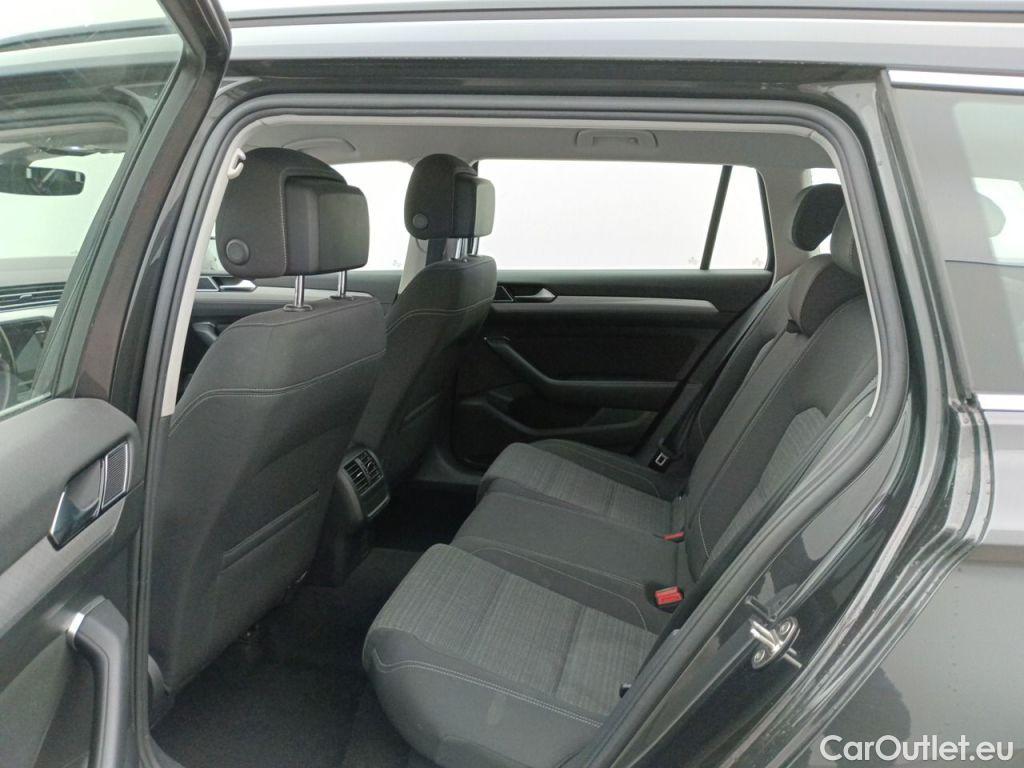 Volkswagen  Passat VOLKSWAGEN  VARIANT PA - 2019 2.0 TDi 150 Business DSG7 (EU6 d) 5d #10