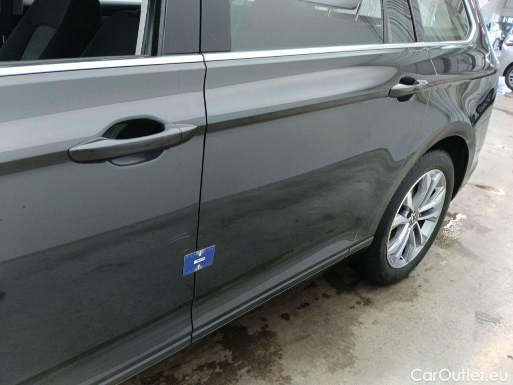 Volkswagen  Passat VOLKSWAGEN  VARIANT PA - 2019 2.0 TDi 150 Business DSG7 (EU6 d) 5d #52
