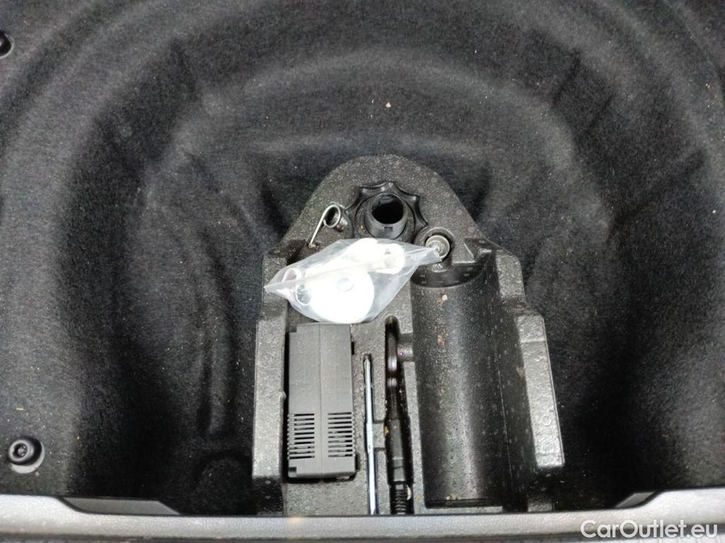 Volkswagen  Passat VOLKSWAGEN  VARIANT PA - 2019 2.0 TDi 150 Business DSG7 (EU6 d) 5d #15