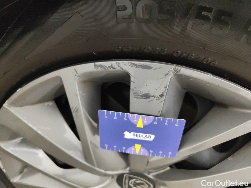 Peugeot  308 Peugeot  SW 1.2 PureTech 110 S&S Active Pack 5d #38