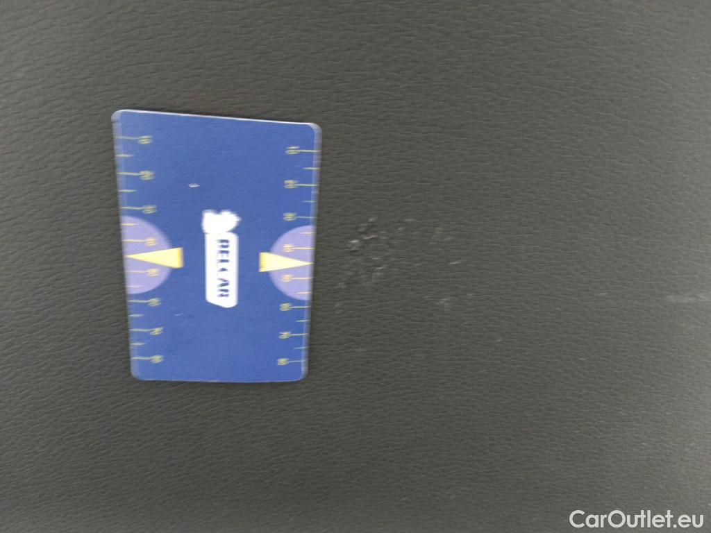 Volkswagen  Passat VOLKSWAGEN  VARIANT PA - 2019 2.0 TDi 150 Business DSG7 (EU6 d) 5d #32