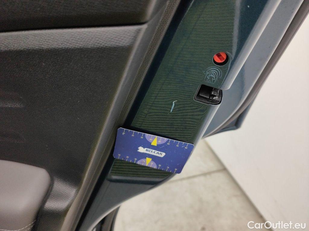 Citroen  C5 Citroën  Aircross 1.5 BlueHDi 130 S&S EAT8 Live 5d #52