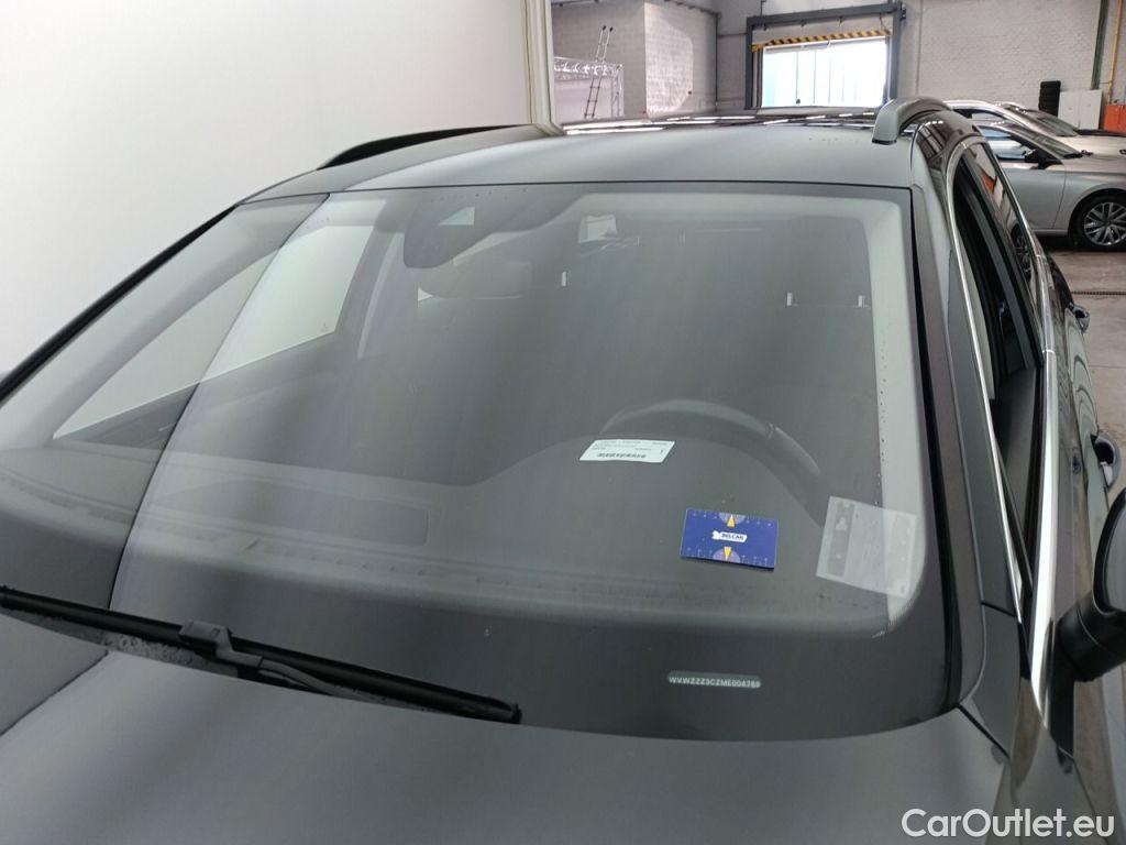 Volkswagen  Passat VOLKSWAGEN  VARIANT PA - 2019 2.0 TDi 150 Business DSG7 (EU6 d) 5d #44