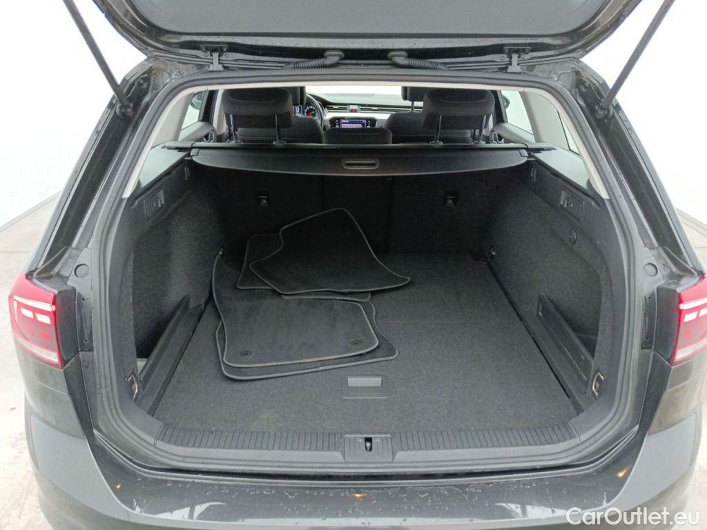 Volkswagen  Passat VOLKSWAGEN  VARIANT PA - 2019 2.0 TDi 150 Business DSG7 (EU6 d) 5d #14