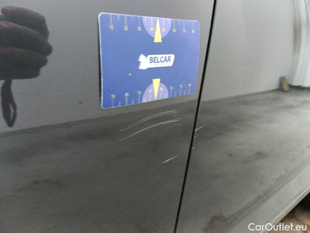 Volkswagen  Passat VOLKSWAGEN  VARIANT PA - 2019 2.0 TDi 150 Business DSG7 (EU6 d) 5d #50