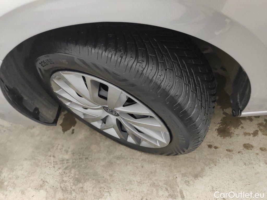 Peugeot  308 Peugeot  SW 1.2 PureTech 110 S&S Active Pack 5d #17