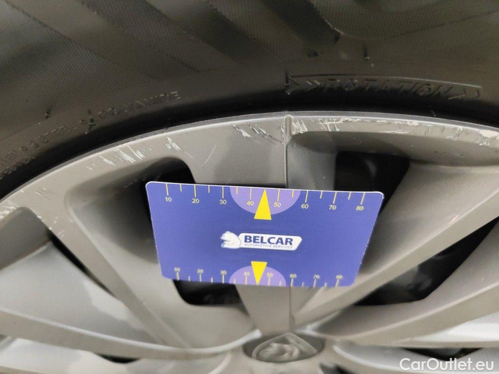 Peugeot  308 Peugeot  SW 1.2 PureTech 110 S&S Active Pack 5d #42