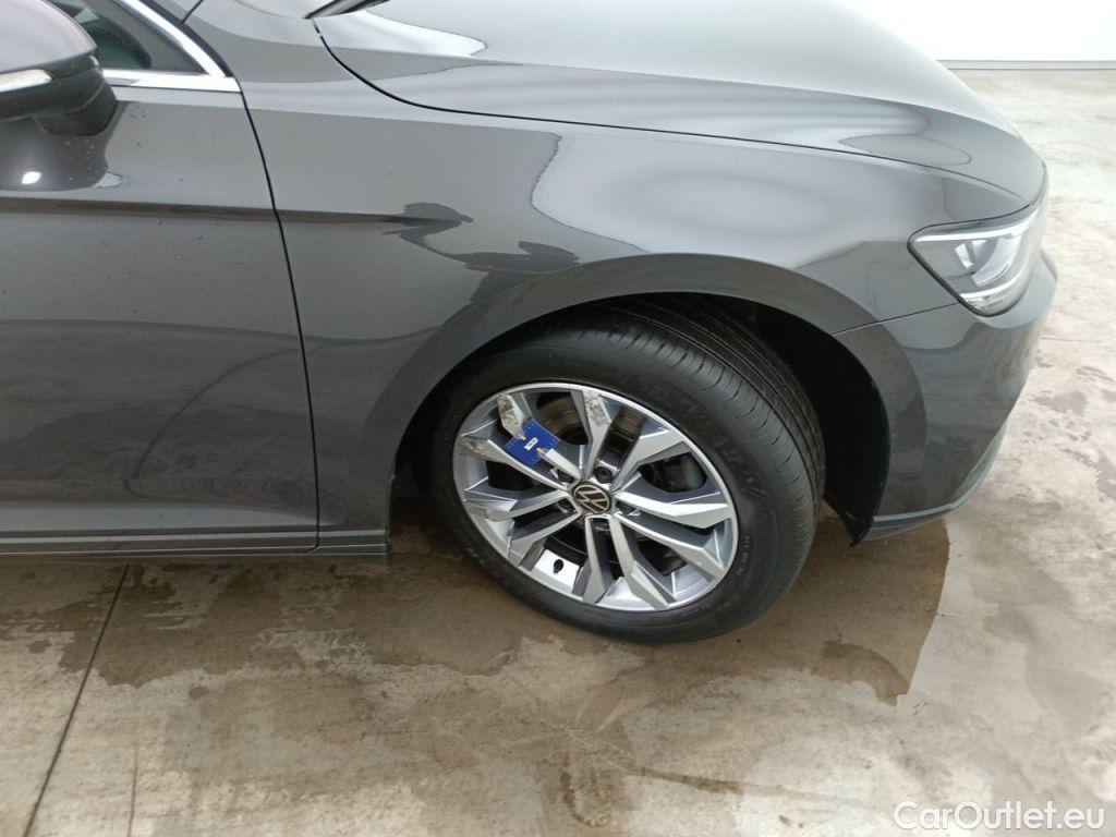 Volkswagen  Passat VOLKSWAGEN  VARIANT PA - 2019 2.0 TDi 150 Business DSG7 (EU6 d) 5d #84