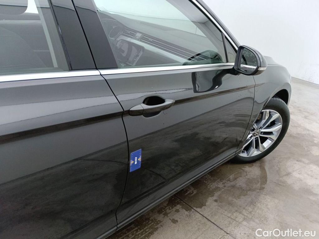 Volkswagen  Passat VOLKSWAGEN  VARIANT PA - 2019 2.0 TDi 150 Business DSG7 (EU6 d) 5d #71