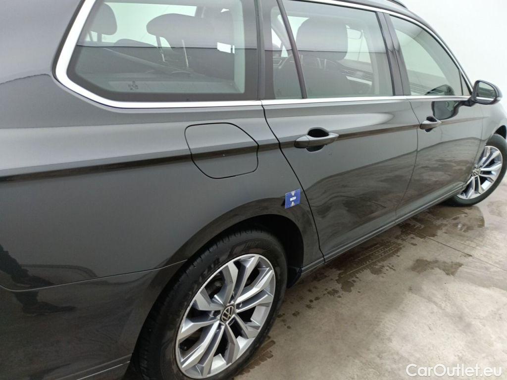 Volkswagen  Passat VOLKSWAGEN  VARIANT PA - 2019 2.0 TDi 150 Business DSG7 (EU6 d) 5d #63