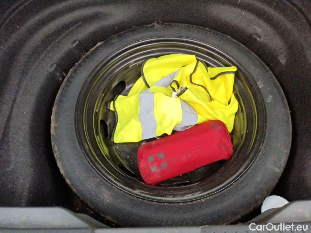 Volkswagen  Golf  Volkswagen Variant VIII 2.0 TDI 85kW DSG Life 5d #17