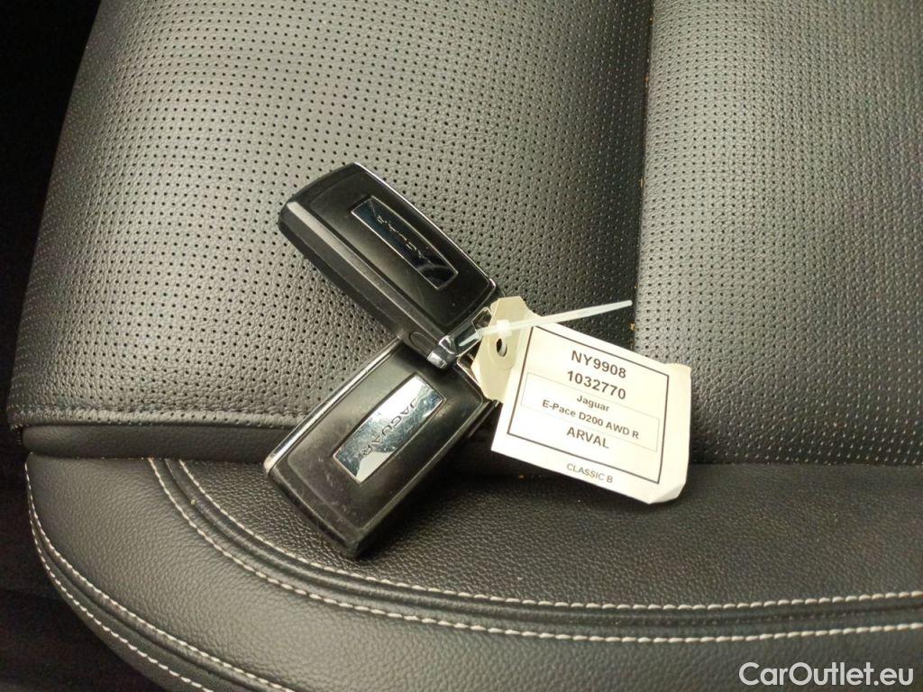 Jaguar  E-PACE JAGUAR  DIESEL - 2021 2.0 D MHEV AWD D200 R-Dynamic S 5d #4