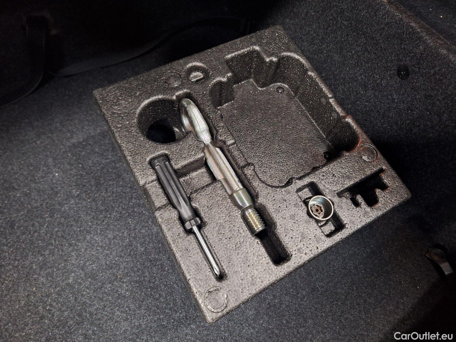 Bmw  X1 BMW,  FL'19, BMW  sDrive16dA (85 kW) 5d #1