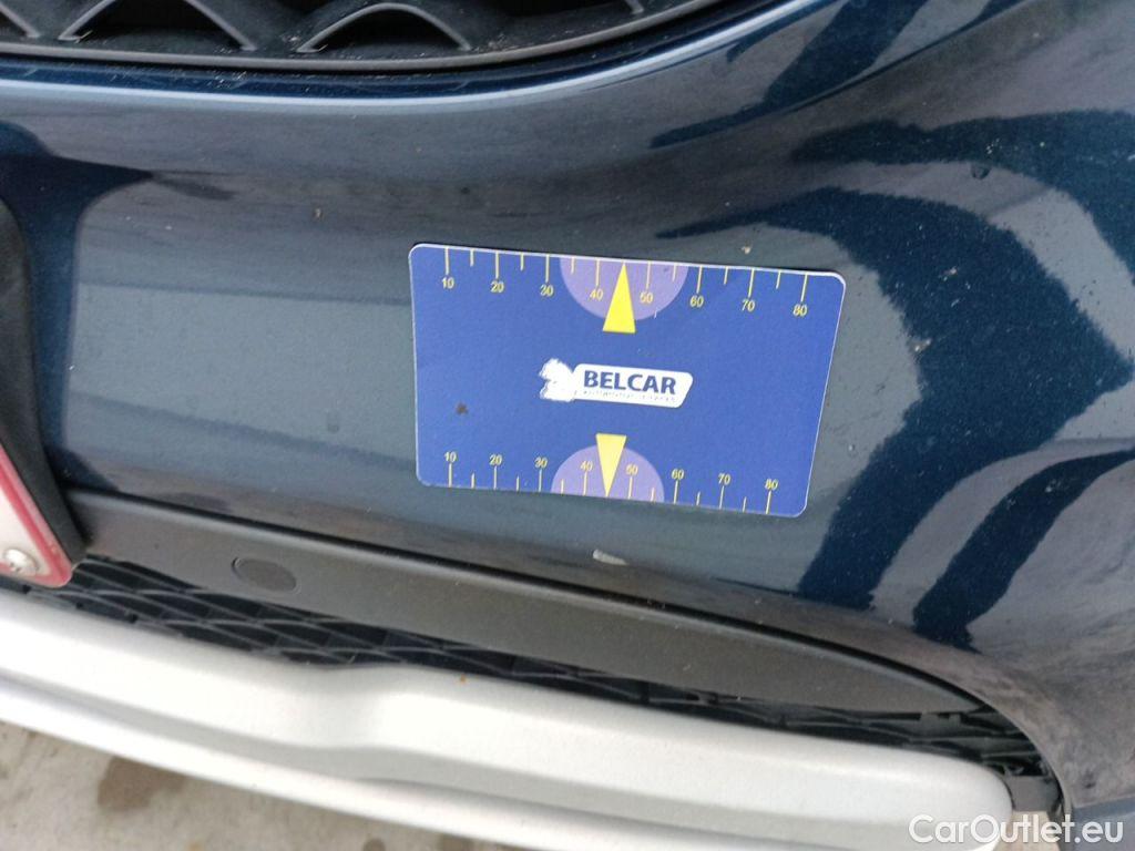 Mercedes  GLB Mercedes-Benz   180 d Business Solution 5d #33