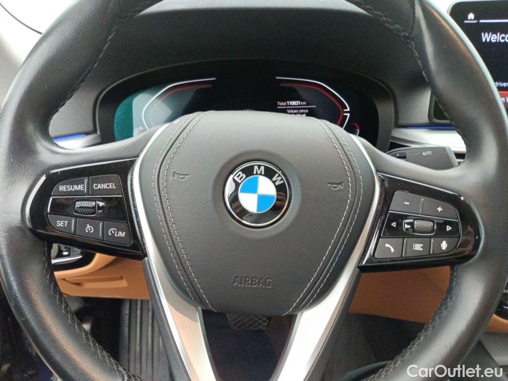 Bmw  Serie 5 BMW 5 Reeks Berline 518d 100kW Aut. 4d #28