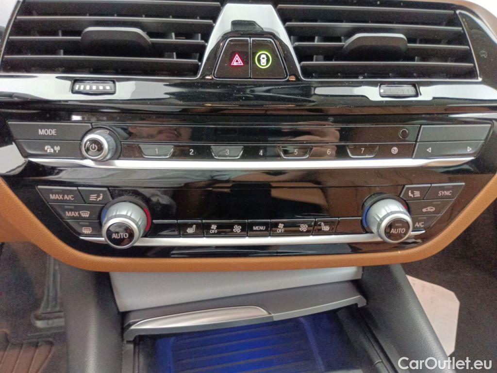 Bmw  Serie 5 BMW 5 Reeks Berline 518d 100kW Aut. 4d #30