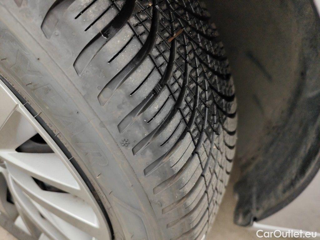 Peugeot  308 Peugeot  SW 1.2 PureTech 110 S&S Active Pack 5d #17