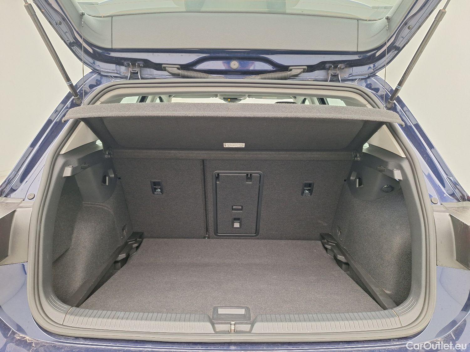 Volkswagen  Golf  VW, VIII '20, Volkswagen VIII 2.0 TDI 85kW Life DSG 5d #7