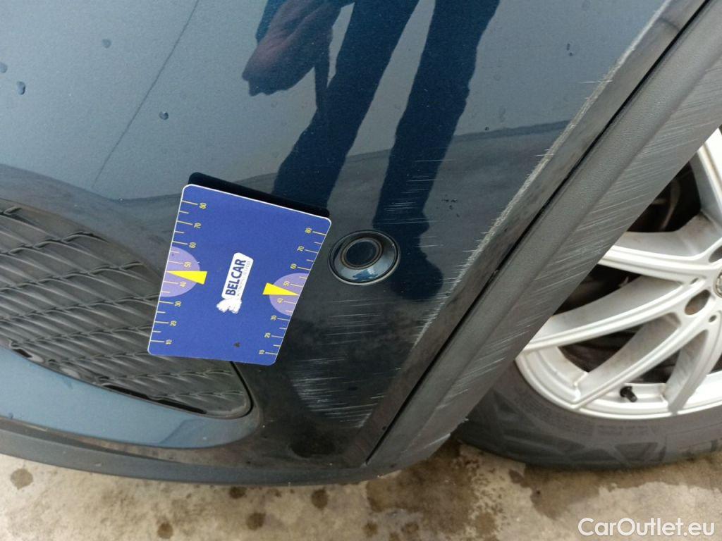 Mercedes  GLB Mercedes-Benz   180 d Business Solution 5d #32