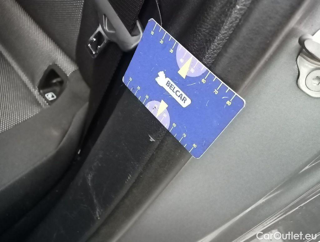 Mercedes  A-Klasse Mercedes-Benz  Limousine A 180 Business Solution 4d #53